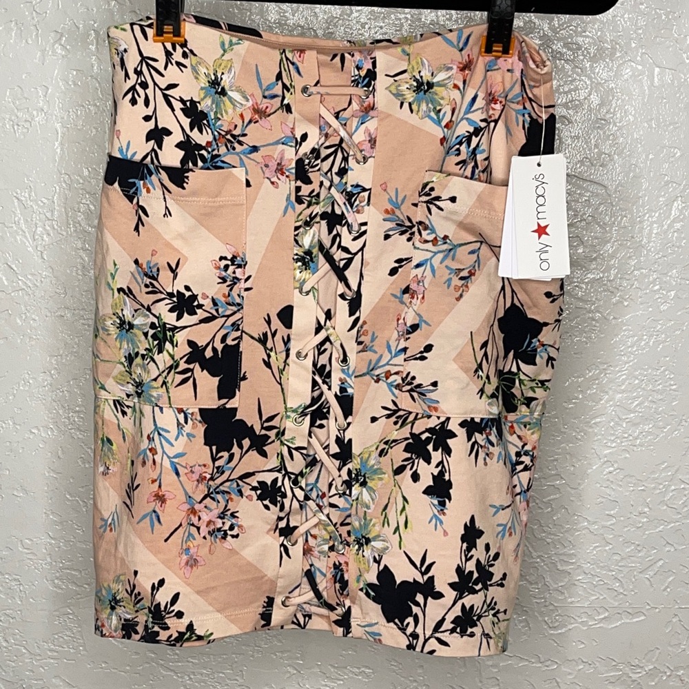 Women Guess Stretch Mini Skirt